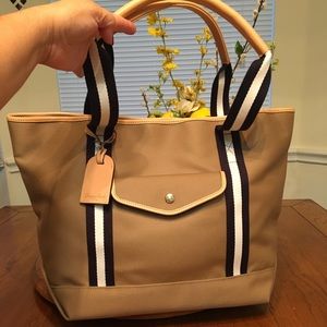 DOONEY AND BOURKE LARGE WEEKEND TOTE